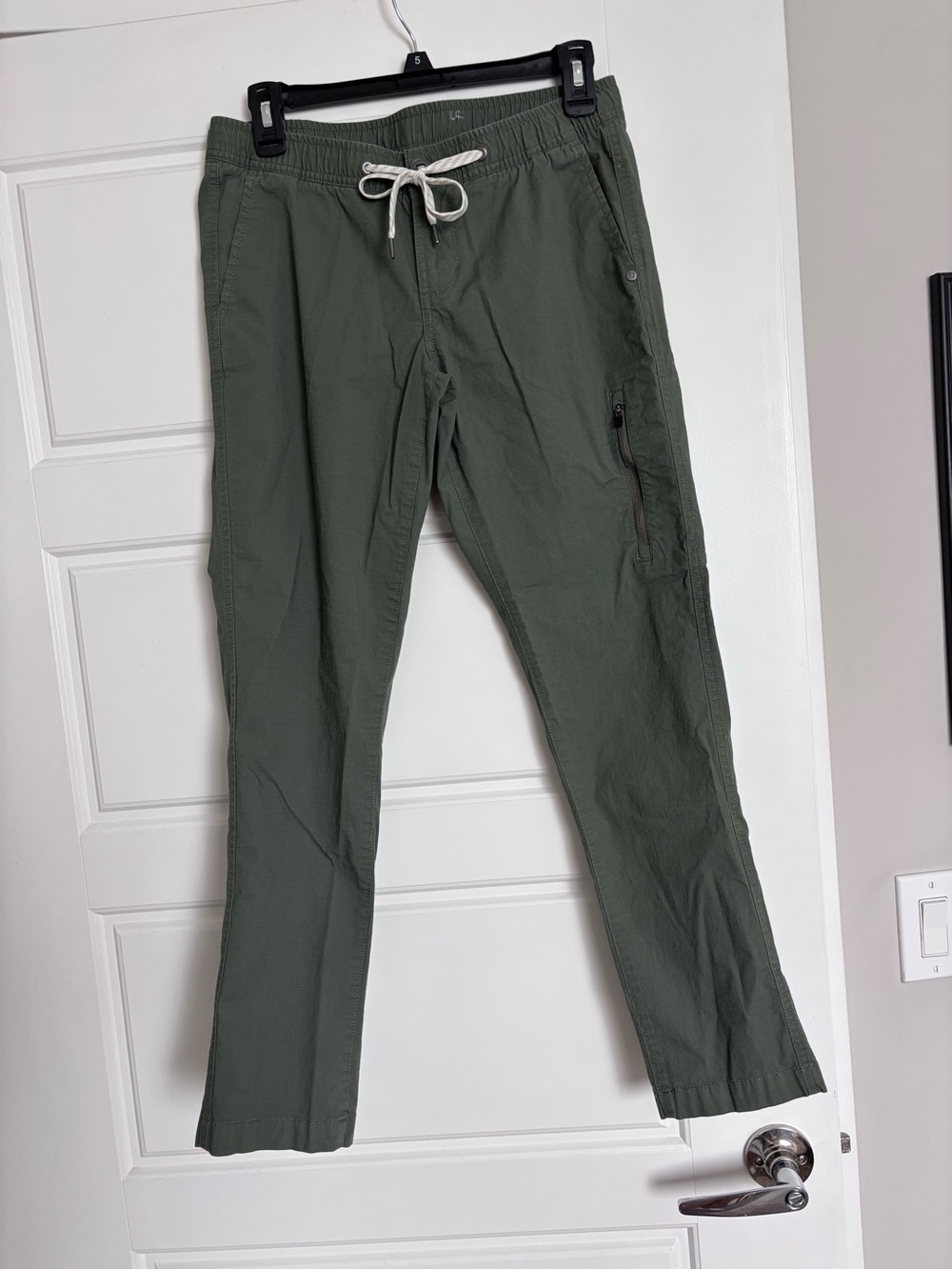VUORI Women’s Ripstop Pants, size small, Olive Green